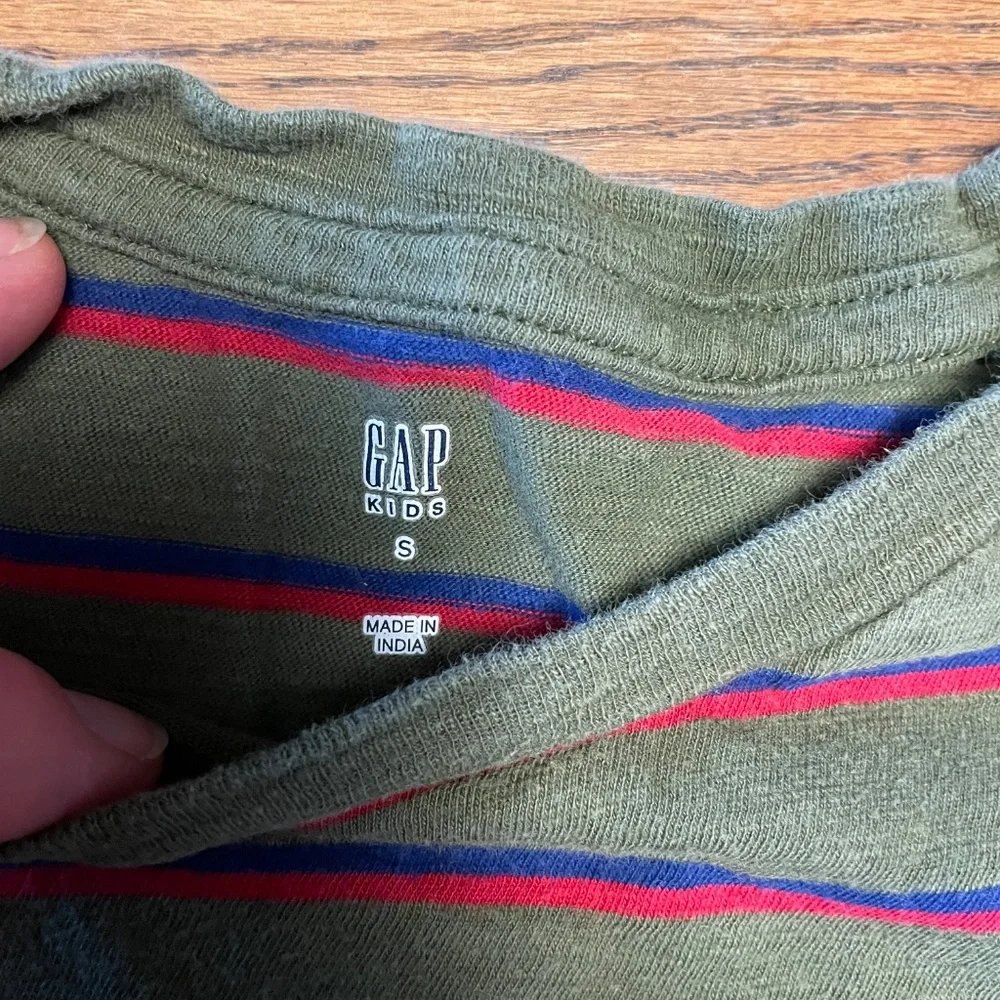 Gap kids striped T-shirt size small